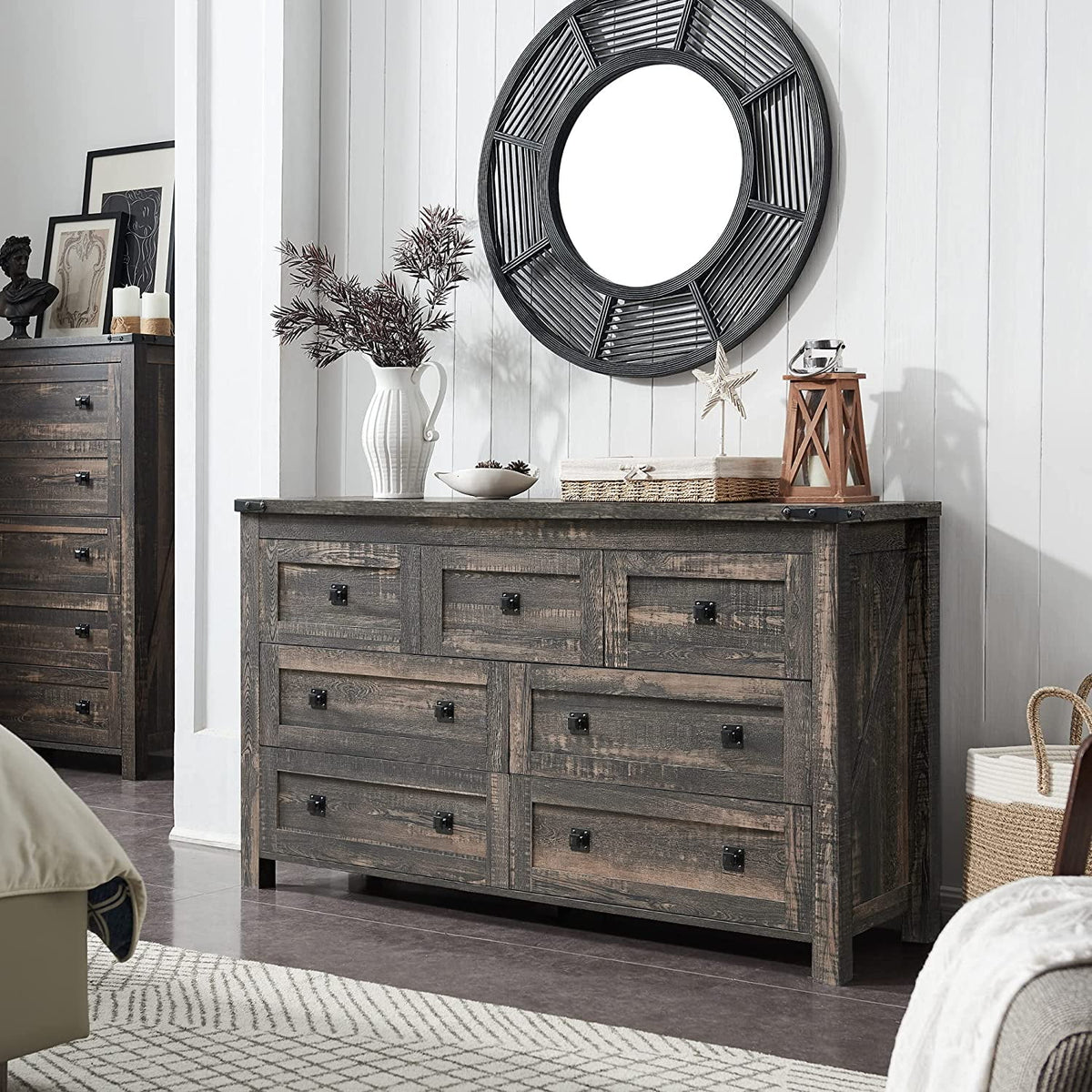 Antique White 8 Drawer Wood Dresser I58564
