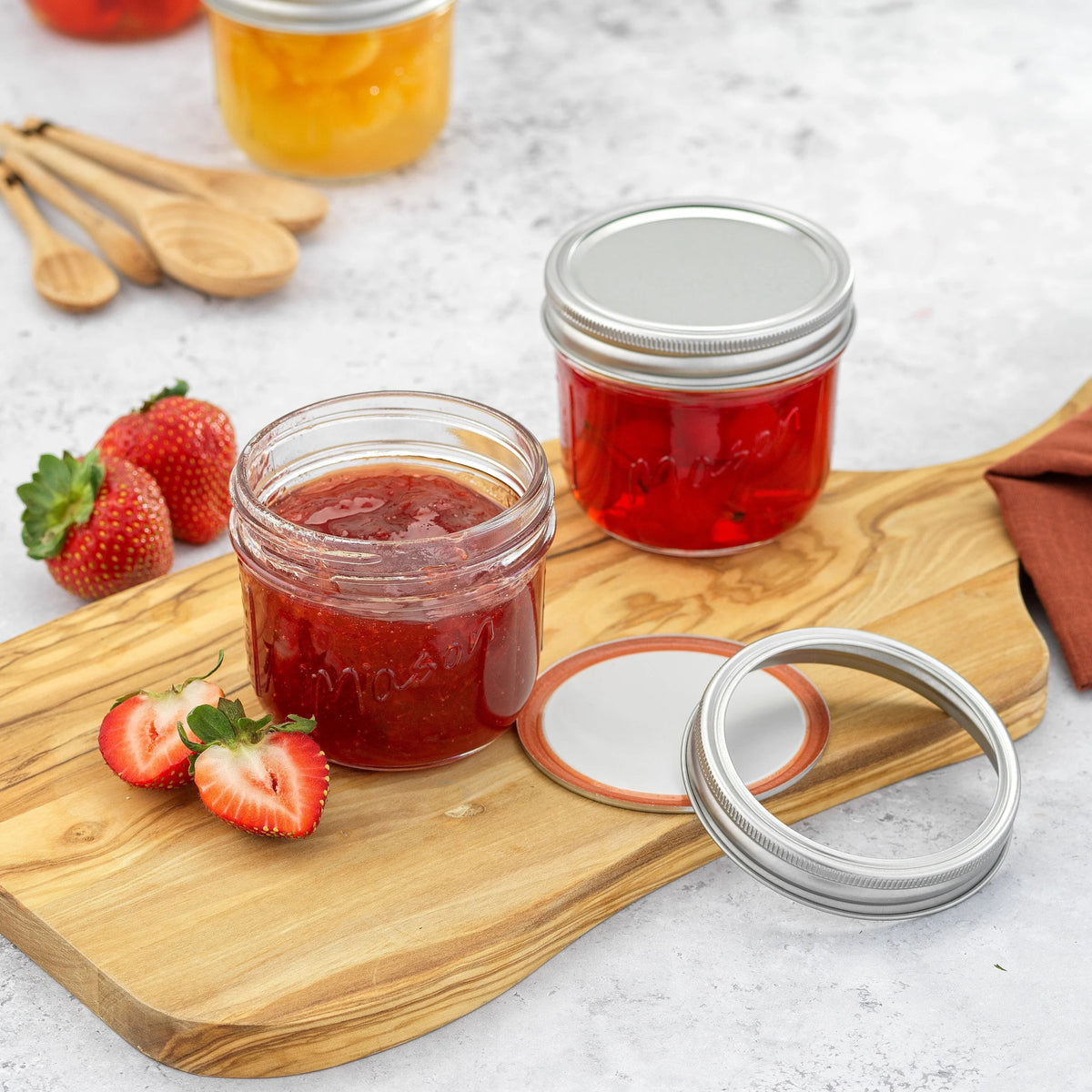 8 oz Set of 6 Glass Mason Jars with Airtight Lids U166763