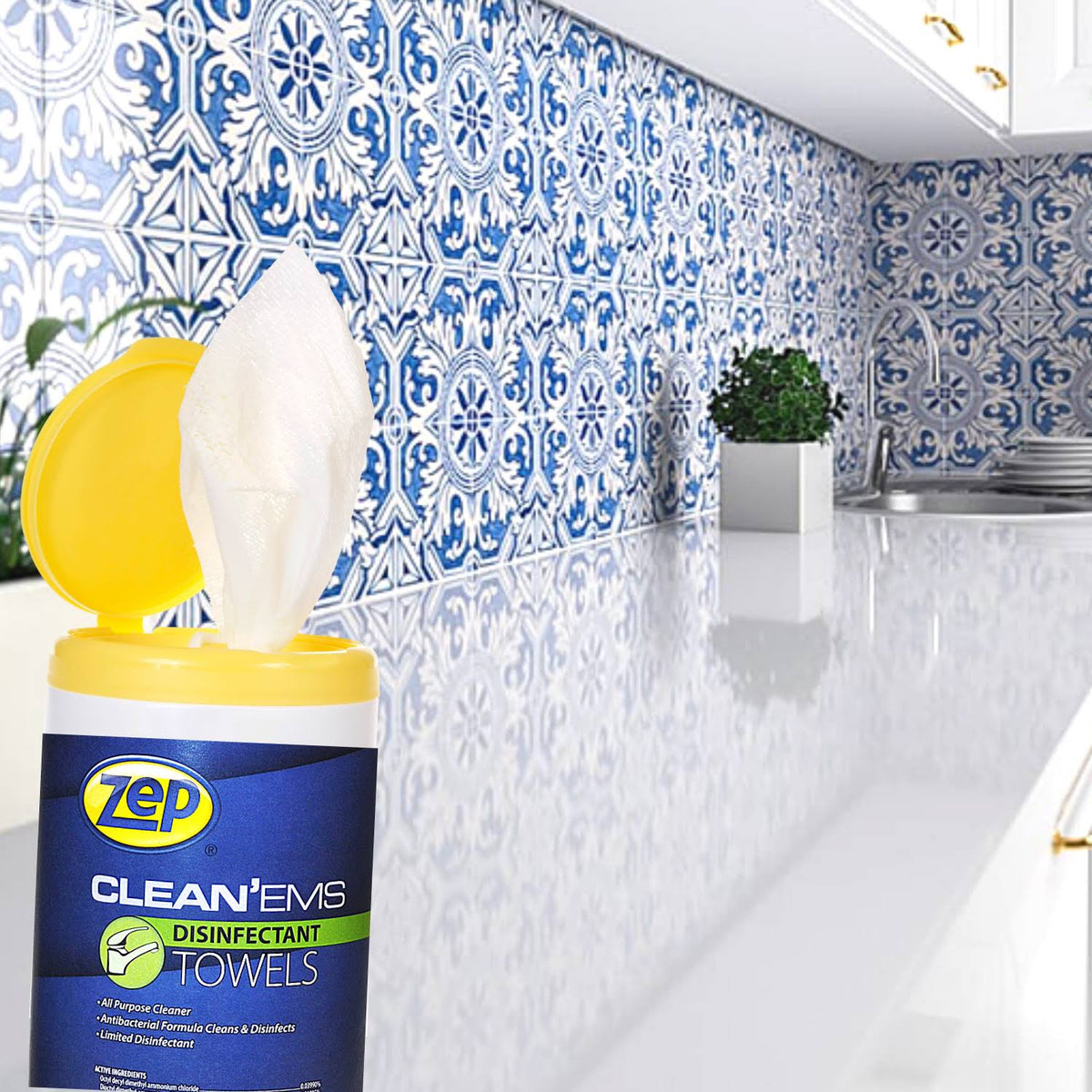 Disinfectant and Sanitizing Wipes, 40 Wipes per Canister, Case of 6 Z4727