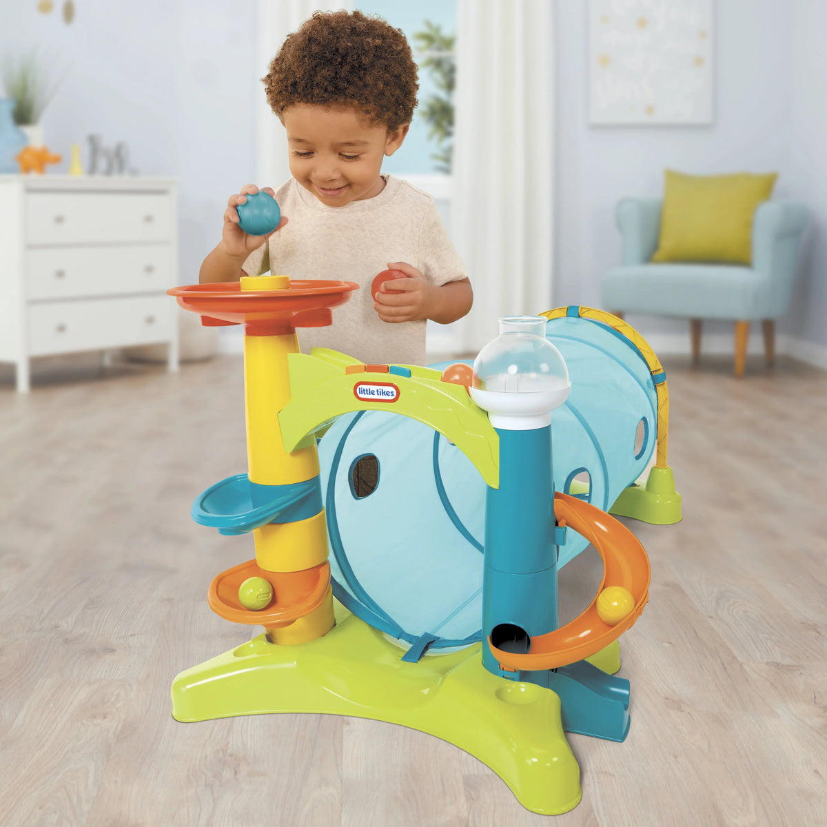 2-in-1 Activity Tunnel with Ball Drop F98579