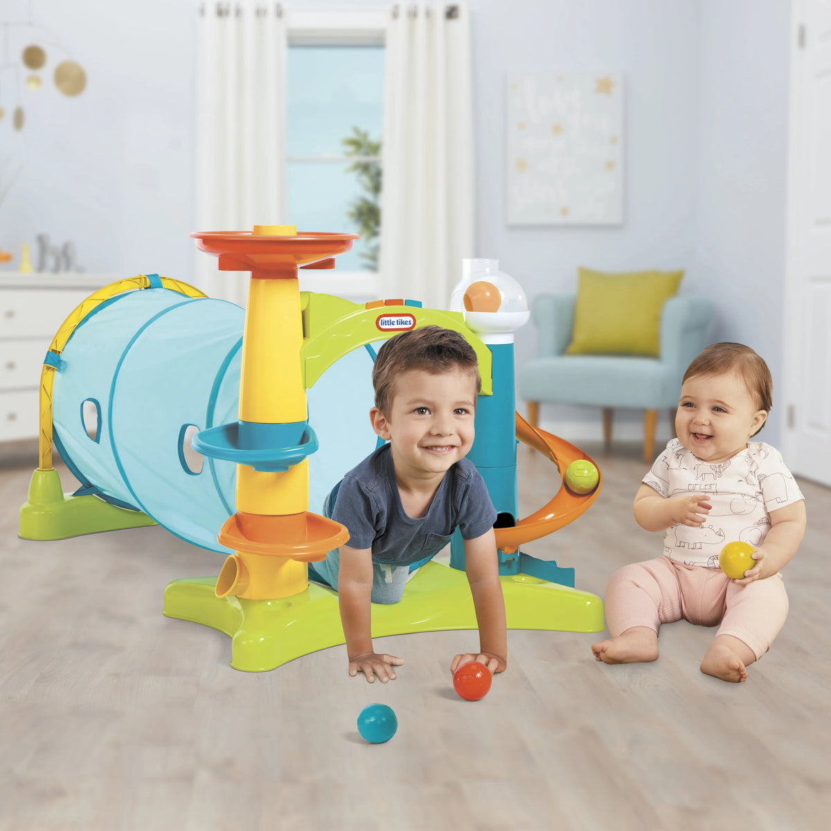 2-in-1 Activity Tunnel with Ball Drop F98579