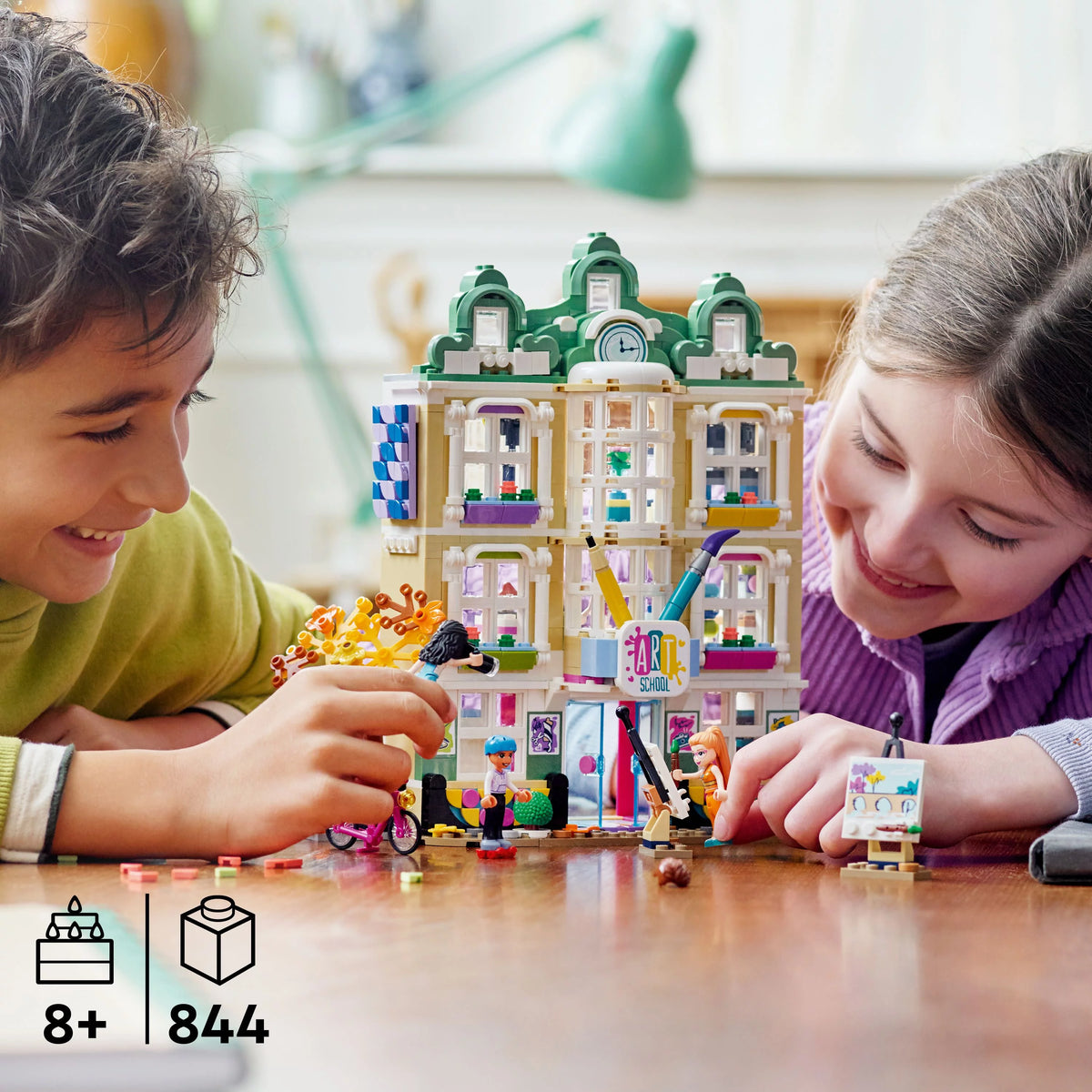 Arts & Crafts Toy with 3 Mini-Dolls O5964