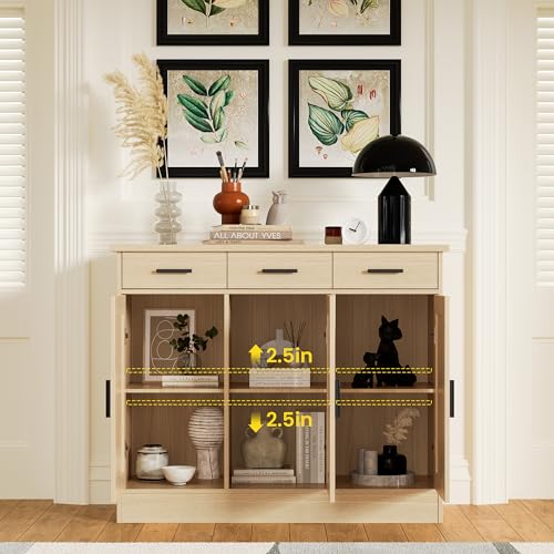 Oak Buffet Cabinet with 3 Drawers & 3 Doors Q8705