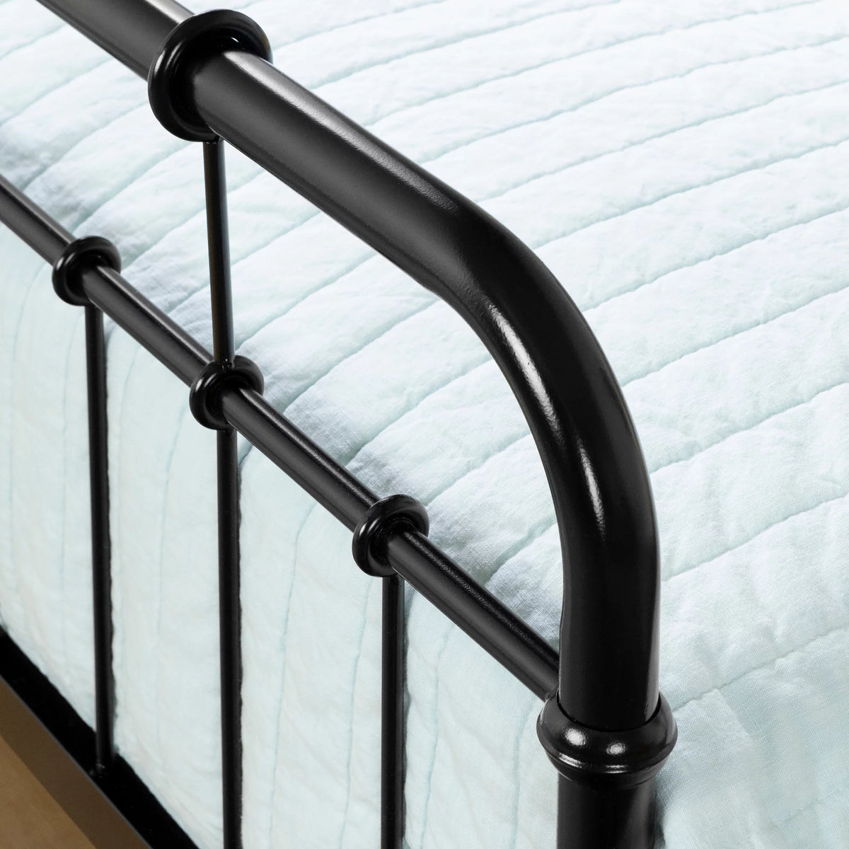 Black Metal Twin Complete Bed O3794
