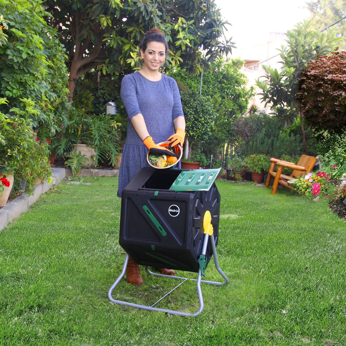 28 Gal Black Garden Composter with Hand Tool Kit E421097